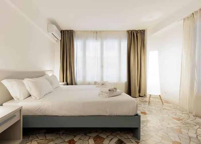 Giordano Luxury Home